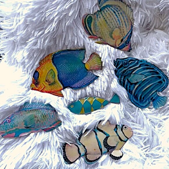 (6) FISH MAGNETS – Assorted sizes & colors - Picture 2 of 8